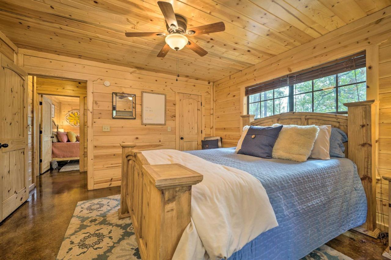 Cabin With Hot Tub And Games, 4 Mi To Beavers Bend! Broken Bow Eksteriør billede